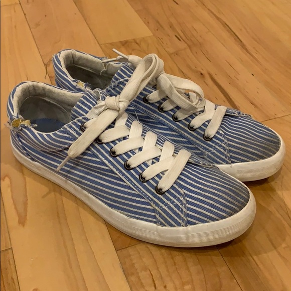 André Canvas Sneakers - Picture 1 of 6